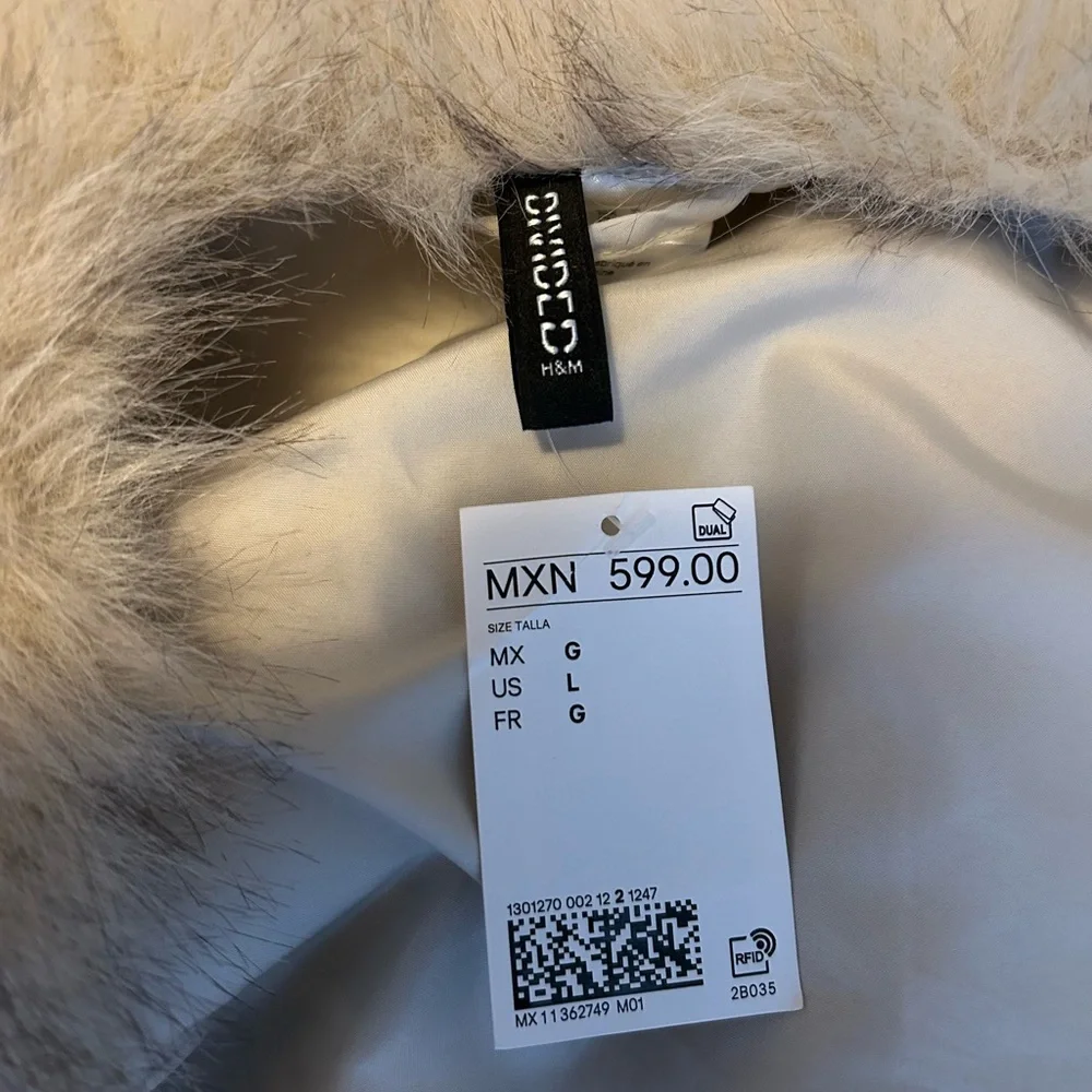 H&M Cream Faux Fur Vest - Picture 4 of 6